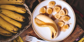 Нутрициолог Гусакова: людям с артритом или астмой полезно есть бананы
