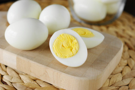 Диетолог рассказал о пользе трех яиц в день