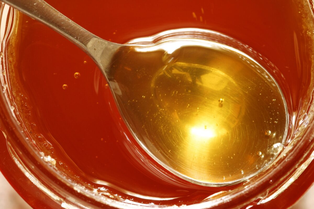 3 Ч.Л. мёда. Clear мёд. Волшебный мёд. Ложка меда Белгород. Мед сверху вода