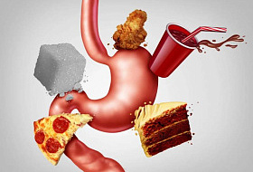 Врач Чернышова назвала самые вредные для желудка пищевые привычки